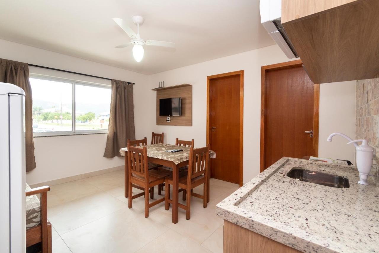 בומבינאס Apart Hotel Canto Grande מראה חיצוני תמונה